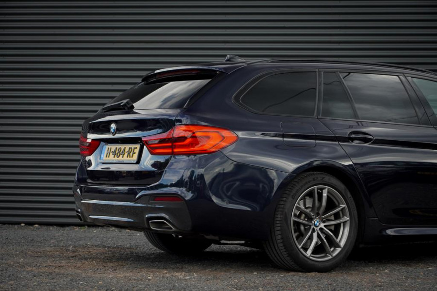 BMW 5 Serie Touring 520i High Executive Edition / M-Sport / Pano / Trekhaak