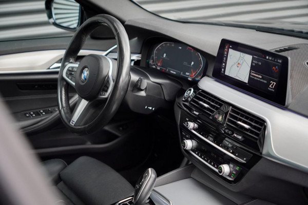 BMW 5 Serie Touring 520i High Executive Edition / M-Sport / Pano / Trekhaak