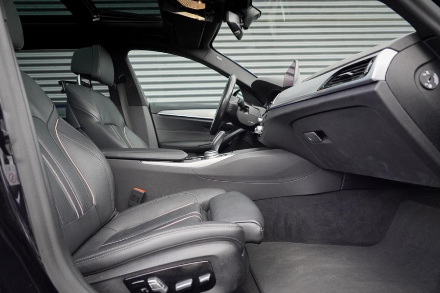 BMW 5 Serie Touring 520i High Executive Edition / M-Sport / Pano / Trekhaak