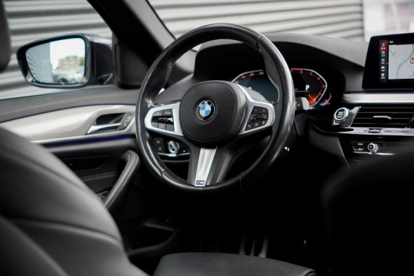BMW 5 Serie Touring 520i High Executive Edition / M-Sport / Pano / Trekhaak