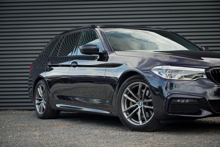 BMW 5 Serie Touring 520i High Executive Edition / M-Sport / Pano / Trekhaak