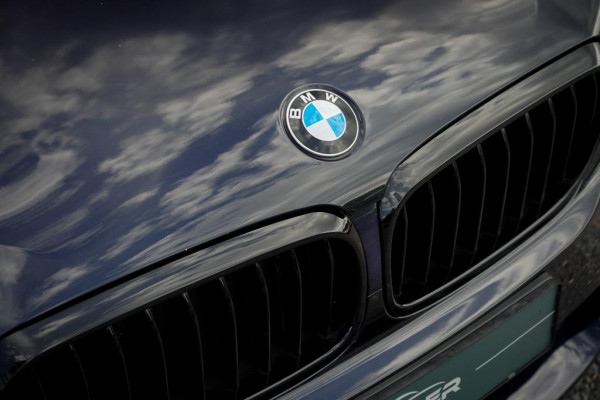 BMW 5 Serie Touring 520i High Executive Edition / M-Sport / Pano / Trekhaak