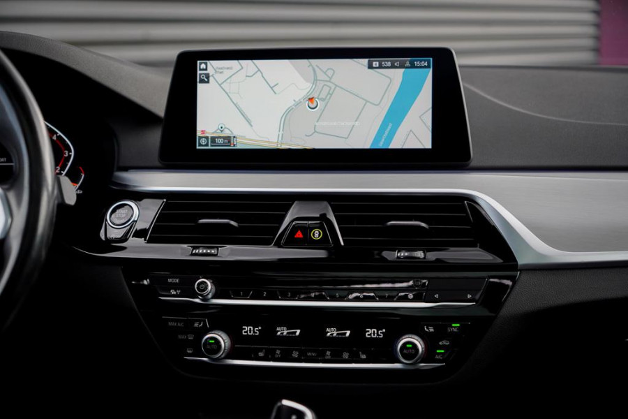 BMW 5 Serie Touring 520i High Executive Edition / M-Sport / Pano / Trekhaak