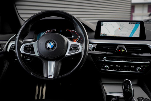 BMW 5 Serie Touring 520i High Executive Edition / M-Sport / Pano / Trekhaak