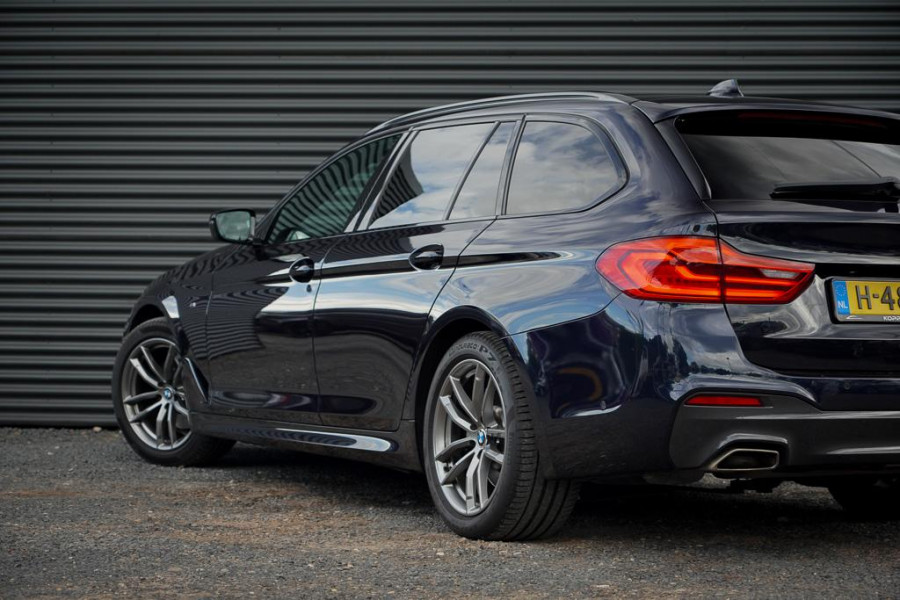 BMW 5 Serie Touring 520i High Executive Edition / M-Sport / Pano / Trekhaak