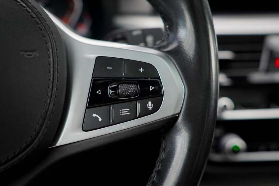 BMW 5 Serie Touring 520i High Executive Edition / M-Sport / Pano / Trekhaak
