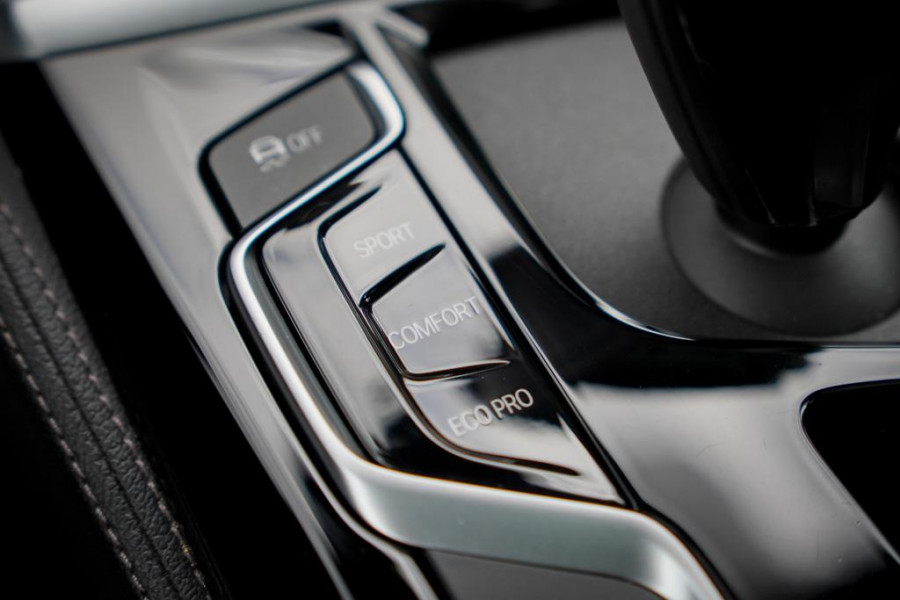 BMW 5 Serie Touring 520i High Executive Edition / M-Sport / Pano / Trekhaak