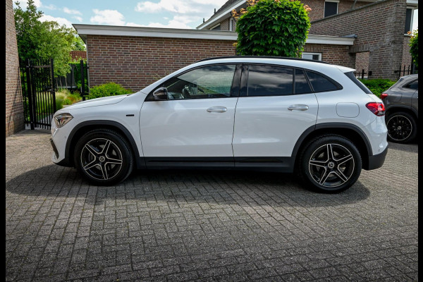 Mercedes-Benz GLA 250 e Business Solution AMG Limited Adaptive Keyless Camera Sfeerverlichting 19''