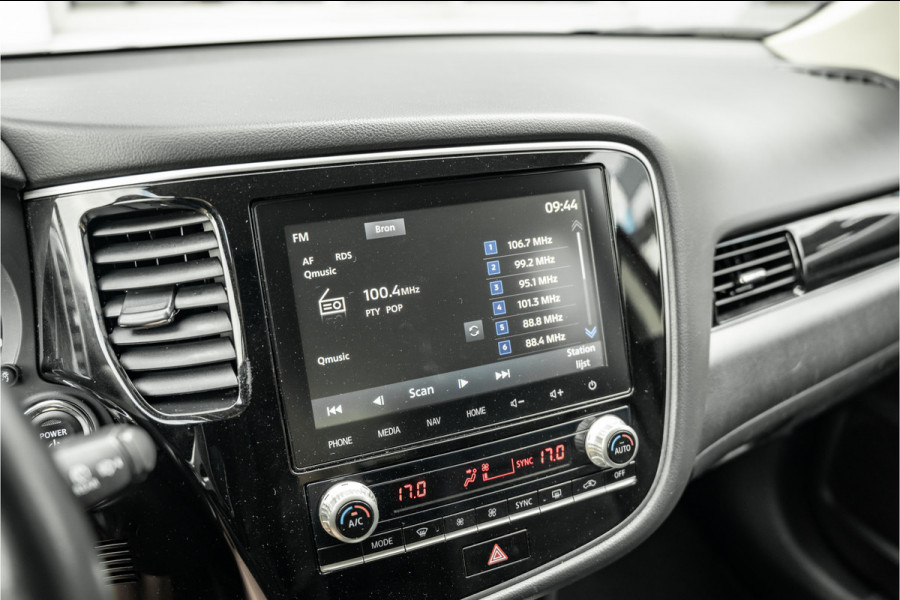 Mitsubishi Outlander 2.4 PHEV Intense | Stoelverw | DAB | NAVI | 1500kg trekgewicht