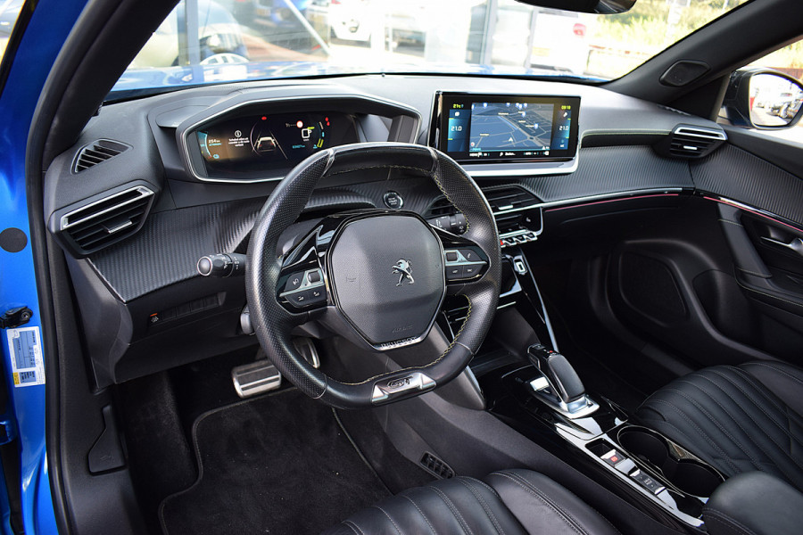 Peugeot e-2008 EV GT Pack 50 kWh | Pano | Leer | CarPlay | Stoelverw. | Camera