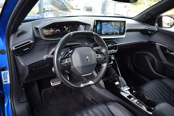 Peugeot e-2008 EV GT Pack 50 kWh | Pano | Leer | CarPlay | Stoelverw. | Camera