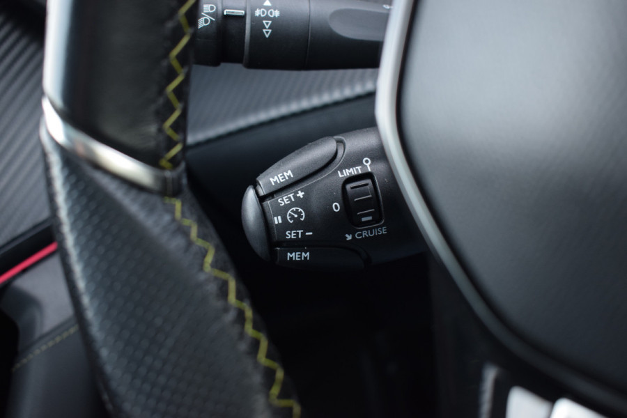 Peugeot e-2008 EV GT Pack 50 kWh | Pano | Leer | CarPlay | Stoelverw. | Camera