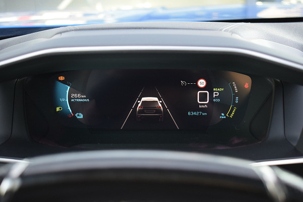 Peugeot e-2008 EV GT Pack 50 kWh | Pano | Leer | CarPlay | Stoelverw. | Camera