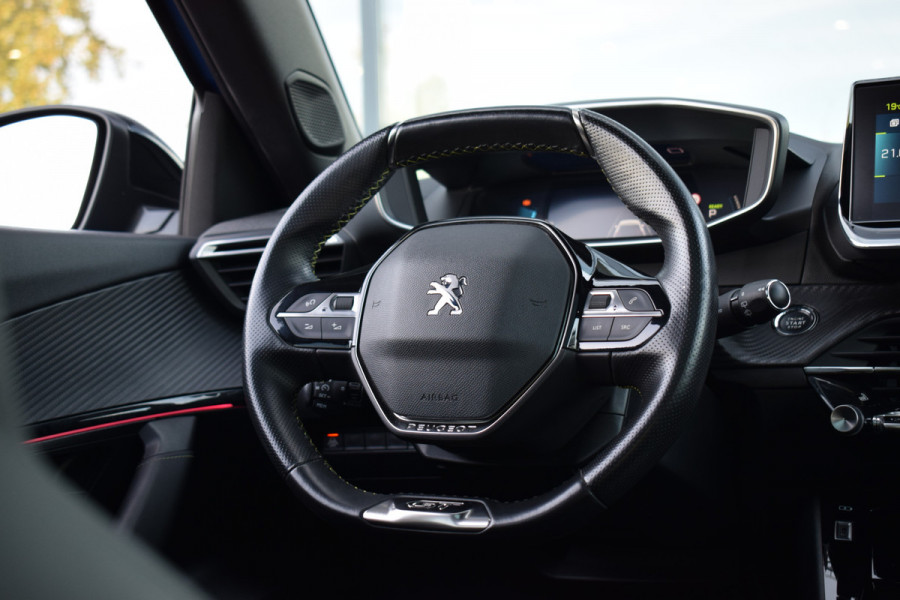 Peugeot e-2008 EV GT Pack 50 kWh | Pano | Leer | CarPlay | Stoelverw. | Camera
