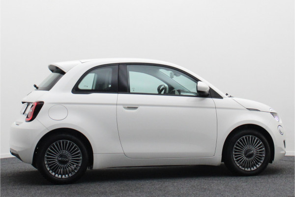 Fiat 500 Icon 42 kWh Virtual Cockpit, Camera, Rijstrooksensor, Cruise, Apple Carplay, DAB, 16''