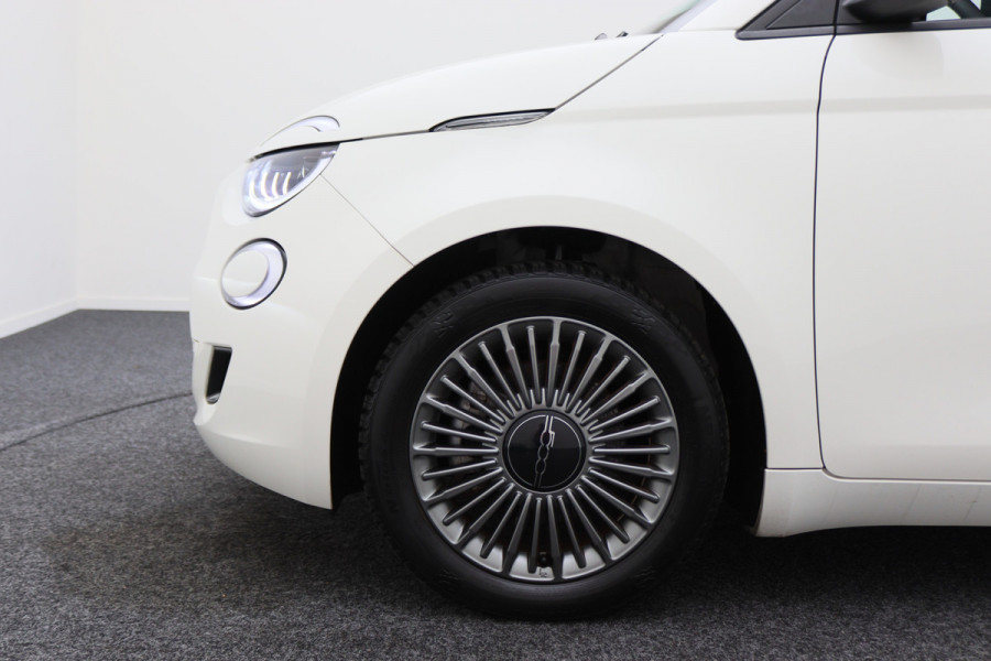 Fiat 500 Icon 42 kWh Virtual Cockpit, Camera, Rijstrooksensor, Cruise, Apple Carplay, DAB, 16''