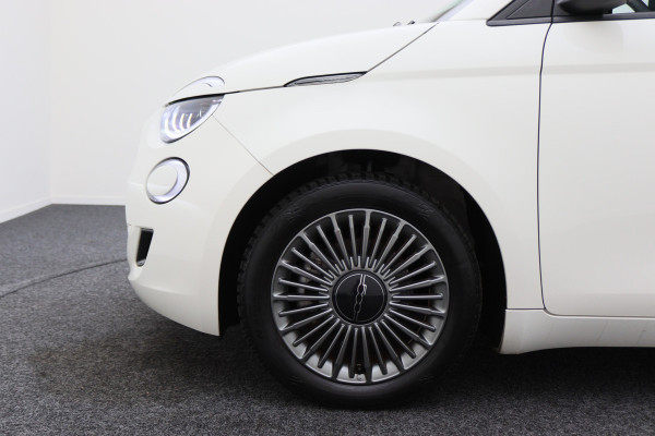 Fiat 500 Icon 42 kWh Virtual Cockpit, Camera, Rijstrooksensor, Cruise, Apple Carplay, DAB, 16''