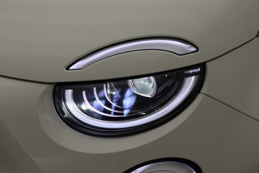 Fiat 500 Icon 42 kWh Virtual Cockpit, Camera, Rijstrooksensor, Cruise, Apple Carplay, DAB, 16''