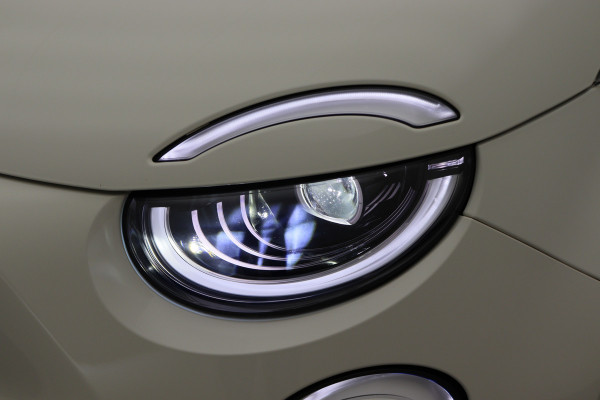 Fiat 500 Icon 42 kWh Virtual Cockpit, Camera, Rijstrooksensor, Cruise, Apple Carplay, DAB, 16''