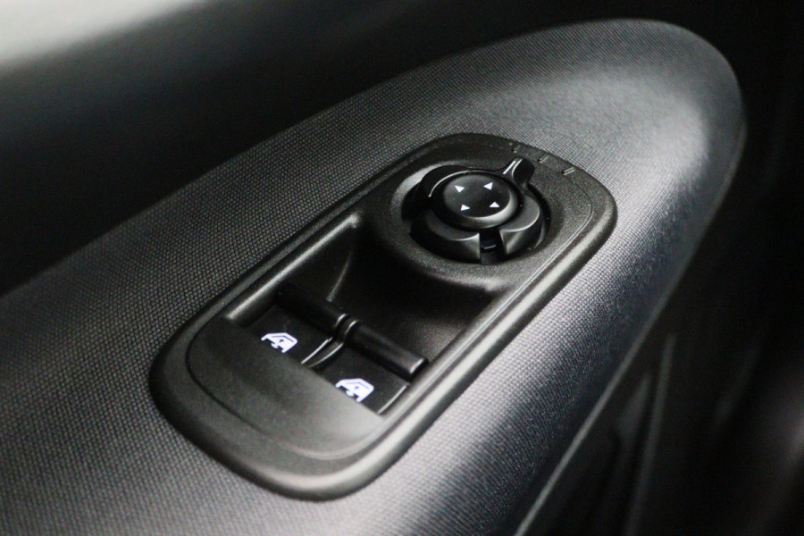 Fiat 500 Icon 42 kWh Virtual Cockpit, Camera, Rijstrooksensor, Cruise, Apple Carplay, DAB, 16''