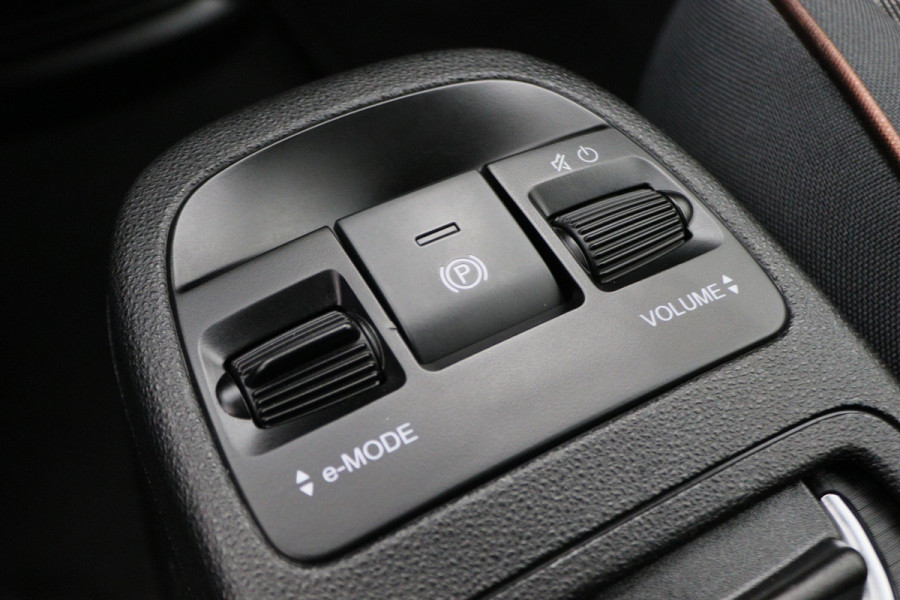 Fiat 500 Icon 42 kWh Virtual Cockpit, Camera, Rijstrooksensor, Cruise, Apple Carplay, DAB, 16''