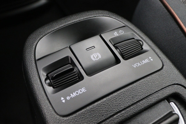 Fiat 500 Icon 42 kWh Virtual Cockpit, Camera, Rijstrooksensor, Cruise, Apple Carplay, DAB, 16''