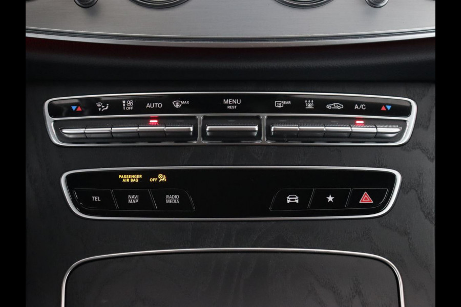 Mercedes-Benz E-Klasse 300e AMG Night | Adaptive cruise | Burmester | Stoelverwarming | Carplay | Camera | Park Assist | Sfeerverlichting | Half leder | PHEV | Plug In