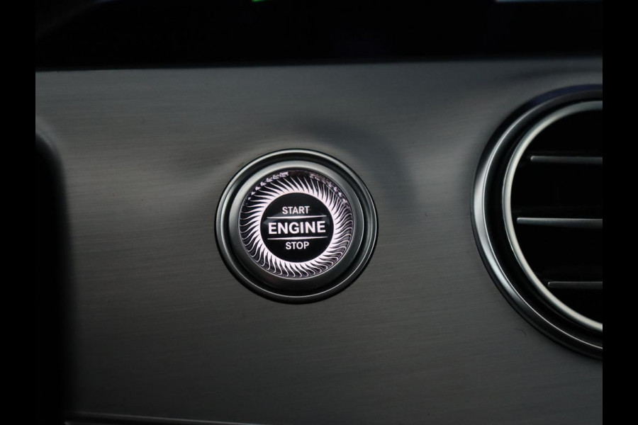 Mercedes-Benz E-Klasse 300e AMG Night | Adaptive cruise | Burmester | Stoelverwarming | Carplay | Camera | Park Assist | Sfeerverlichting | Half leder | PHEV | Plug In