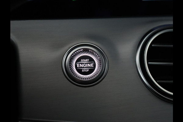 Mercedes-Benz E-Klasse 300e AMG Night | Adaptive cruise | Burmester | Stoelverwarming | Carplay | Camera | Park Assist | Sfeerverlichting | Half leder | PHEV | Plug In
