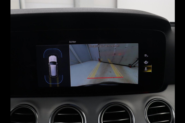 Mercedes-Benz E-Klasse 300e AMG Night | Adaptive cruise | Burmester | Stoelverwarming | Carplay | Camera | Park Assist | Sfeerverlichting | Half leder | PHEV | Plug In