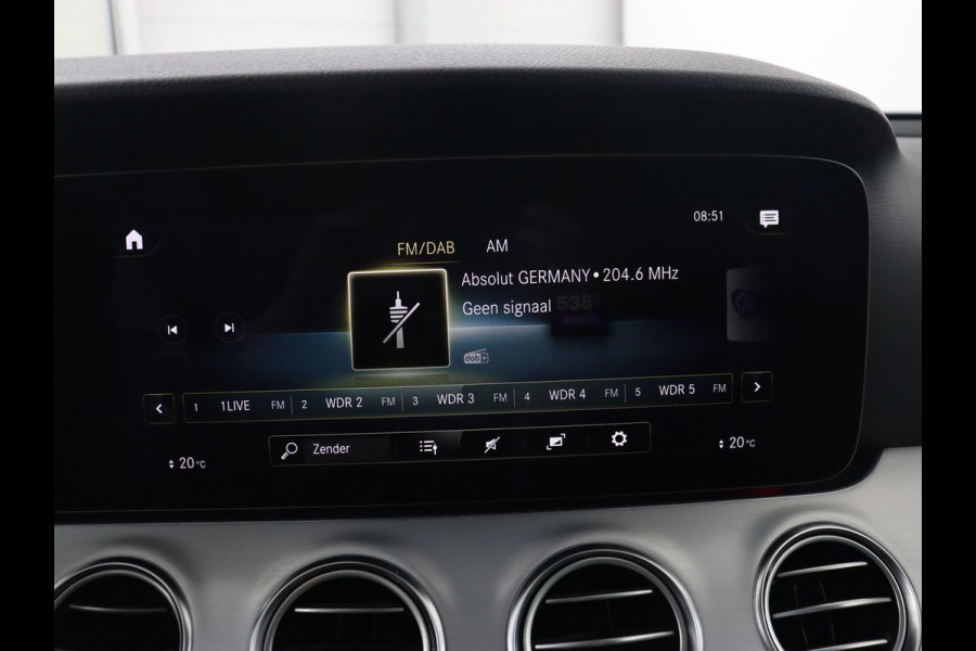 Mercedes-Benz E-Klasse 300e AMG Night | Adaptive cruise | Burmester | Stoelverwarming | Carplay | Camera | Park Assist | Sfeerverlichting | Half leder | PHEV | Plug In