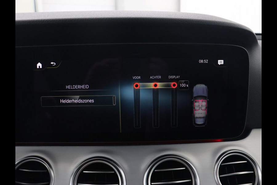 Mercedes-Benz E-Klasse 300e AMG Night | Adaptive cruise | Burmester | Stoelverwarming | Carplay | Camera | Park Assist | Sfeerverlichting | Half leder | PHEV | Plug In