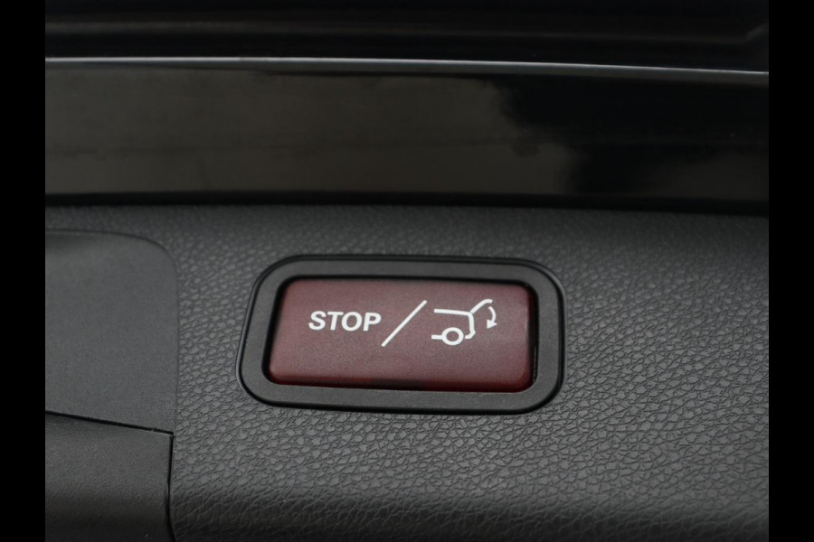 Mercedes-Benz E-Klasse 300e AMG Night | Adaptive cruise | Burmester | Stoelverwarming | Carplay | Camera | Park Assist | Sfeerverlichting | Half leder | PHEV | Plug In