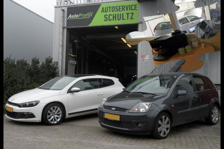 Toyota Corolla Touring Sports 1.8 Hybrid First Edition dealer onderhouden !