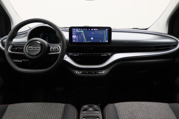 Fiat 500 Icon 42 kWh Full LED, Virtual Cockpit, Camera, Lane Assist, Apple Carplay, DAB, 16"
