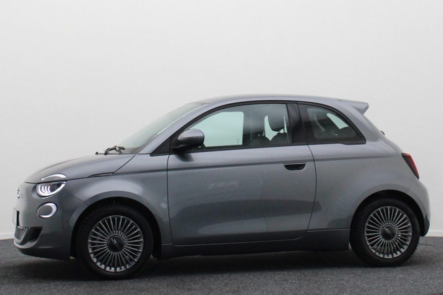 Fiat 500 Icon 42 kWh Full LED, Virtual Cockpit, Camera, Lane Assist, Apple Carplay, DAB, 16"