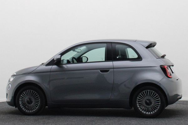 Fiat 500 Icon 42 kWh Full LED, Virtual Cockpit, Camera, Lane Assist, Apple Carplay, DAB, 16"