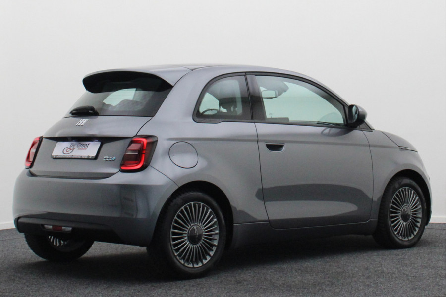 Fiat 500 Icon 42 kWh Full LED, Virtual Cockpit, Camera, Lane Assist, Apple Carplay, DAB, 16"