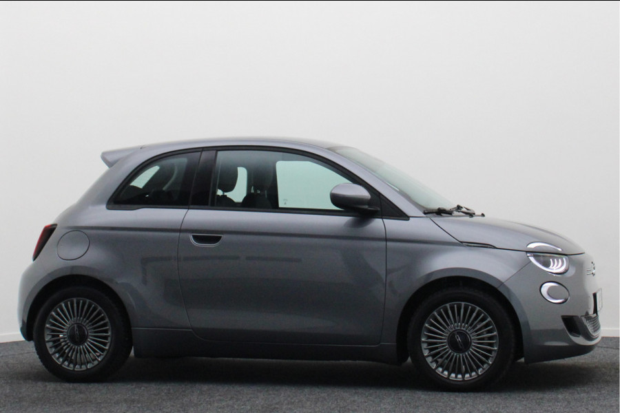 Fiat 500 Icon 42 kWh Full LED, Virtual Cockpit, Camera, Lane Assist, Apple Carplay, DAB, 16"