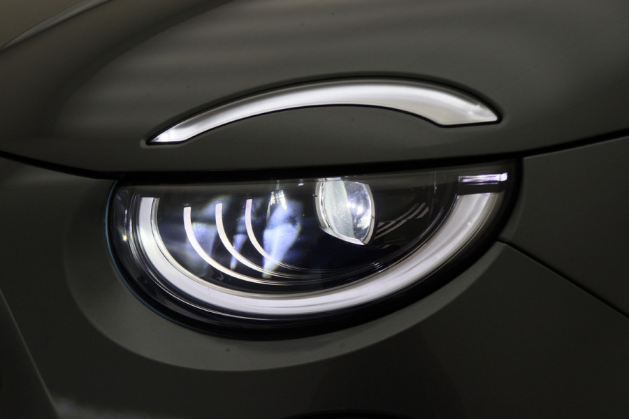 Fiat 500 Icon 42 kWh Full LED, Virtual Cockpit, Camera, Lane Assist, Apple Carplay, DAB, 16"