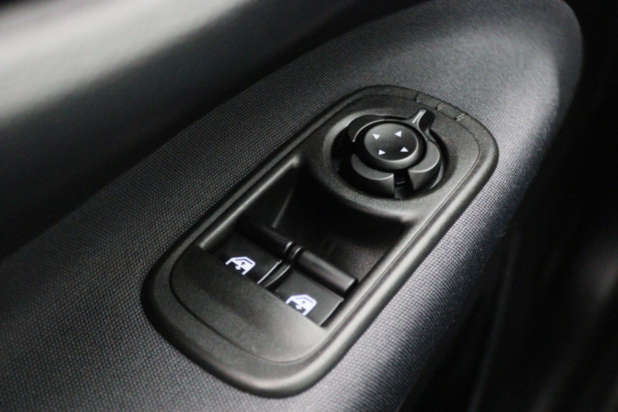 Fiat 500 Icon 42 kWh Full LED, Virtual Cockpit, Camera, Lane Assist, Apple Carplay, DAB, 16"