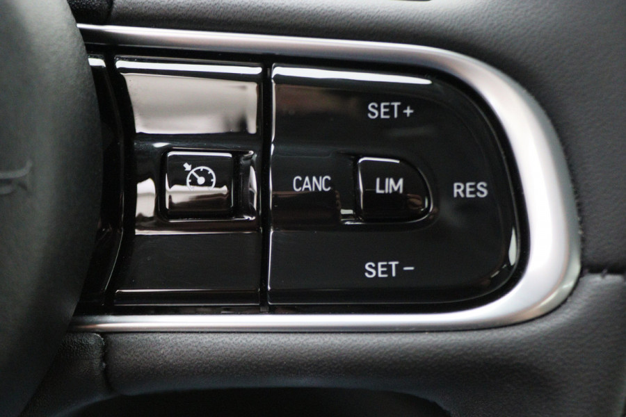 Fiat 500 Icon 42 kWh Full LED, Virtual Cockpit, Camera, Lane Assist, Apple Carplay, DAB, 16"