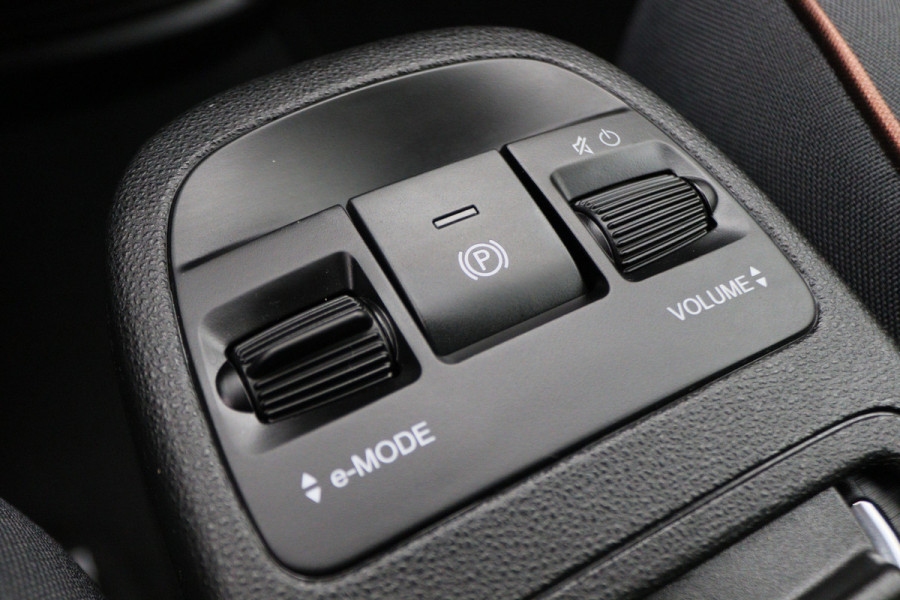 Fiat 500 Icon 42 kWh Full LED, Virtual Cockpit, Camera, Lane Assist, Apple Carplay, DAB, 16"
