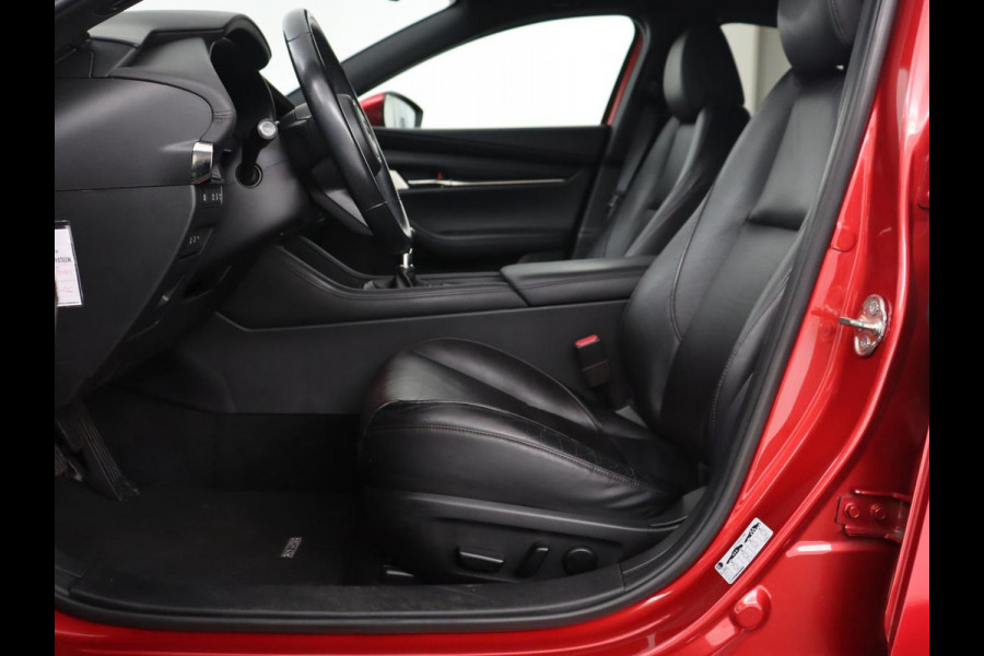 Mazda 3 2.0 SkyActive-X Luxury | Leder | Adaptive cruise | Head-Up | BOSE Sound | Stoel & stuurverwarming | Carplay | Camera | Memory | Keyless | Navigatie