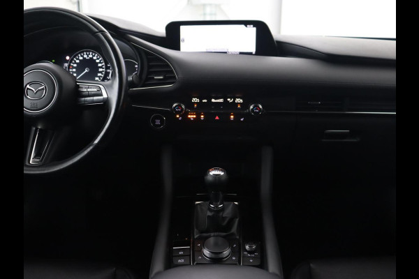 Mazda 3 2.0 SkyActive-X Luxury | Leder | Adaptive cruise | Head-Up | BOSE Sound | Stoel & stuurverwarming | Carplay | Camera | Memory | Keyless | Navigatie
