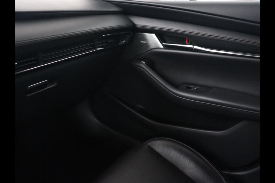 Mazda 3 2.0 SkyActive-X Luxury | Leder | Adaptive cruise | Head-Up | BOSE Sound | Stoel & stuurverwarming | Carplay | Camera | Memory | Keyless | Navigatie