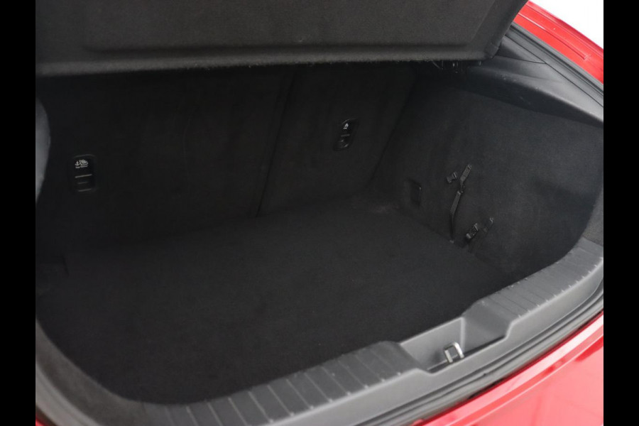 Mazda 3 2.0 SkyActive-X Luxury | Leder | Adaptive cruise | Head-Up | BOSE Sound | Stoel & stuurverwarming | Carplay | Camera | Memory | Keyless | Navigatie