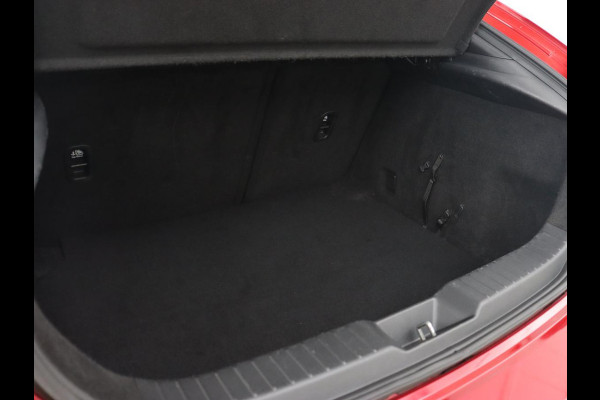 Mazda 3 2.0 SkyActive-X Luxury | Leder | Adaptive cruise | Head-Up | BOSE Sound | Stoel & stuurverwarming | Carplay | Camera | Memory | Keyless | Navigatie