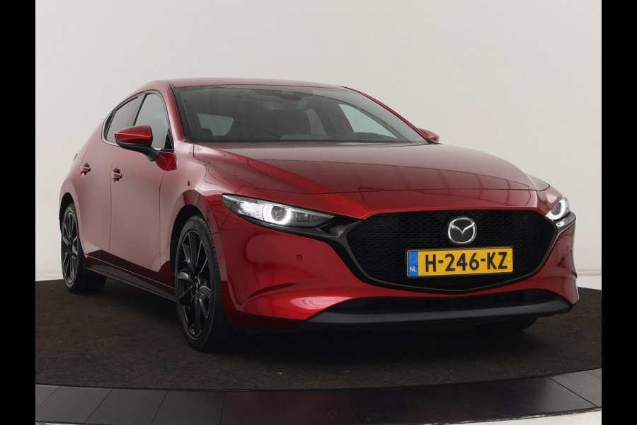 Mazda 3 2.0 SkyActive-X Luxury | Leder | Adaptive cruise | Head-Up | BOSE Sound | Stoel & stuurverwarming | Carplay | Camera | Memory | Keyless | Navigatie