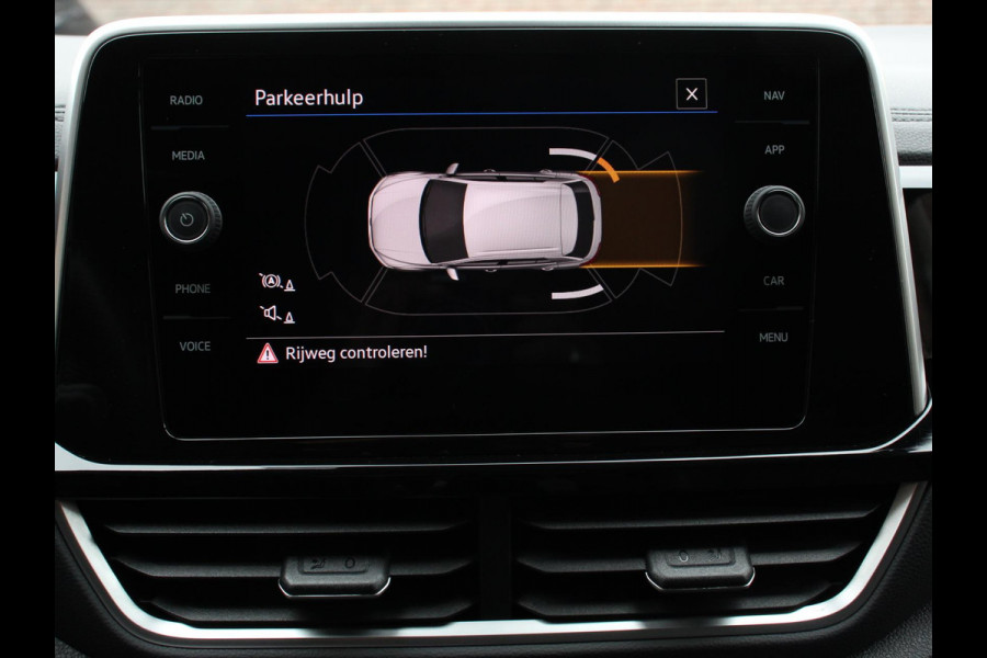 Volkswagen T-Roc 1.0 TSI R-Line Business Airco Navi Carplay PDC VA Massage Full LED Adaptive Cruise Control Ambiente verlichting